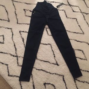 Pea in the Pod LED skinny jeans NWT
