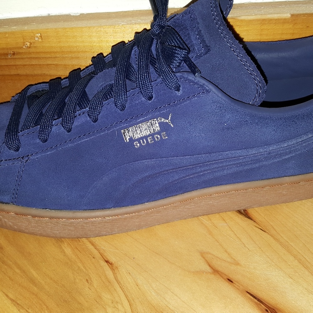 Suede Pumas