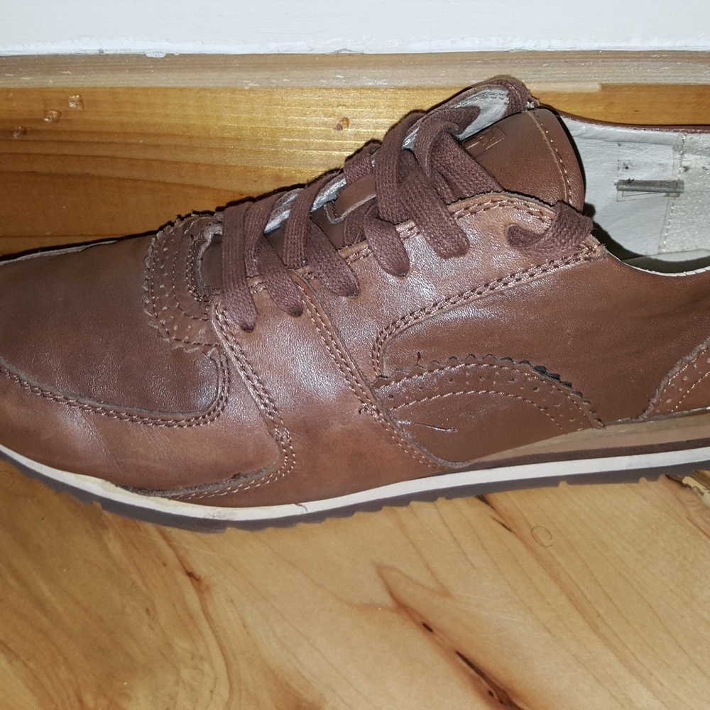 Vince Camuto Sneakers