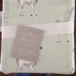 NWT Nate Berkus fitted crib sheet