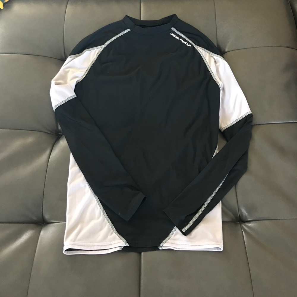 Men’s long sleeve UA shirt