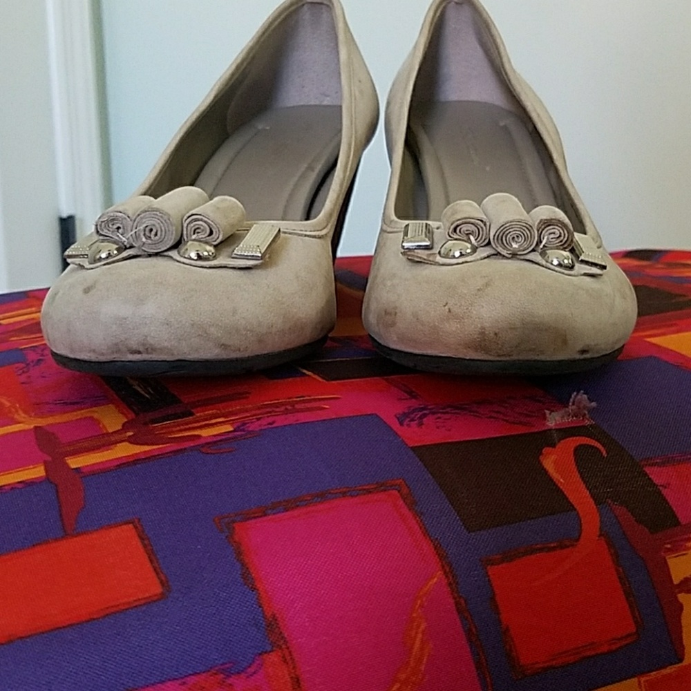 BCBG Heels - Picture 3 of 4