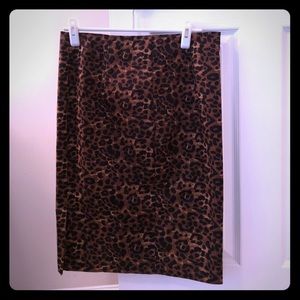 Leopard print pencil skirt