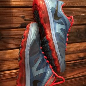 Authentic Nike AirMax shoes size 9