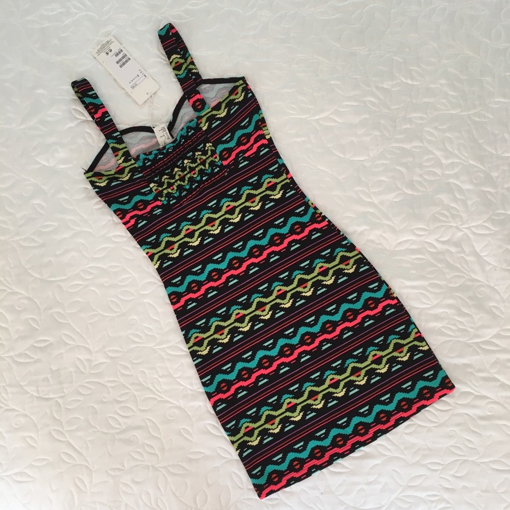 NWT H&M patterned dress - Picture 2 of 2