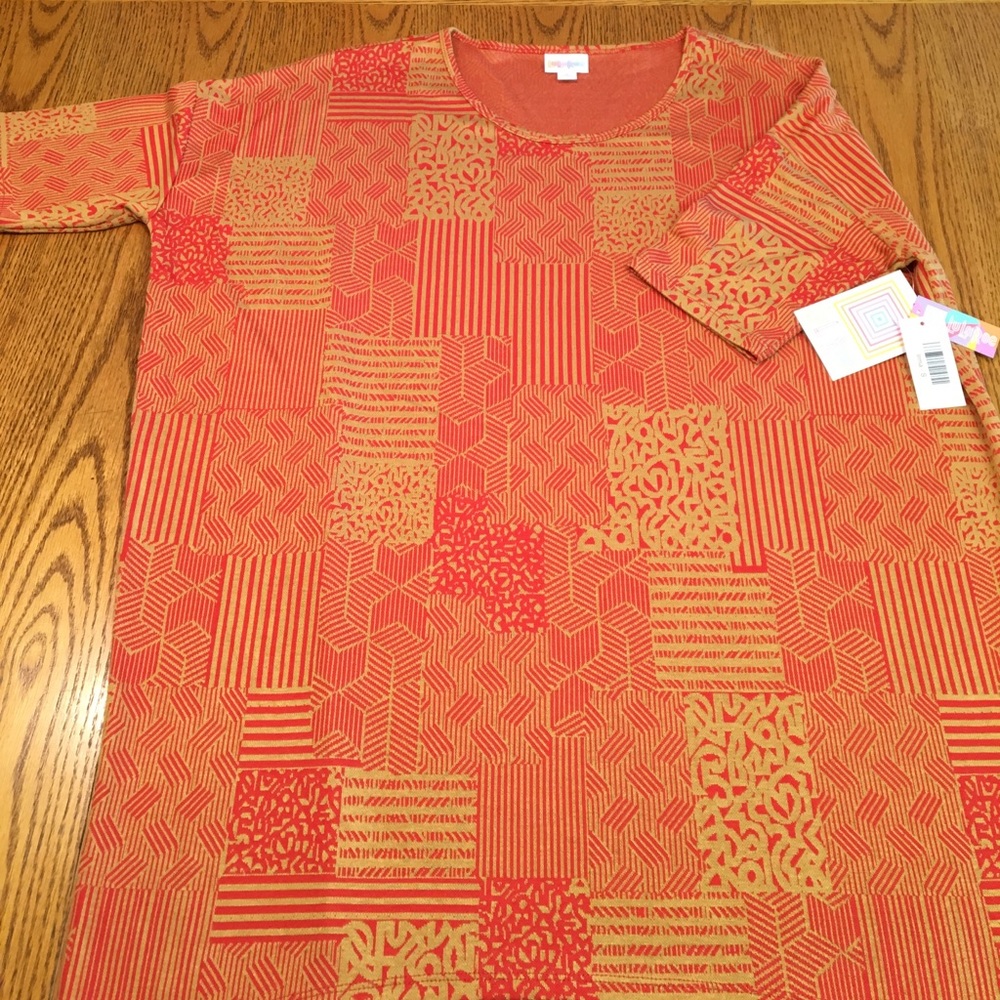 LuLaRoe Irma Tunic