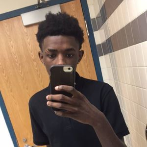 Meet your Posher, Emmanuel