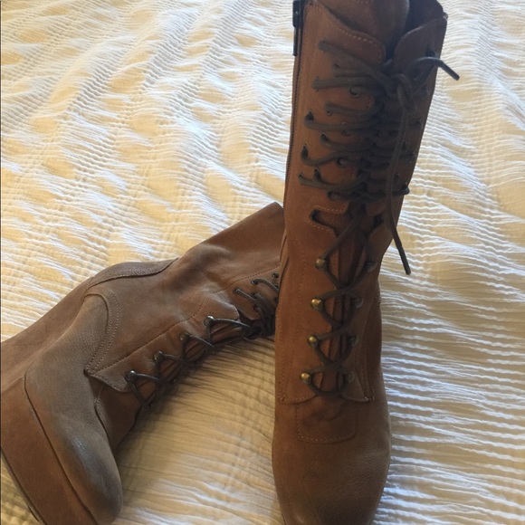 ❌❌SOLD❌❌Wedge boots - Picture 2 of 2