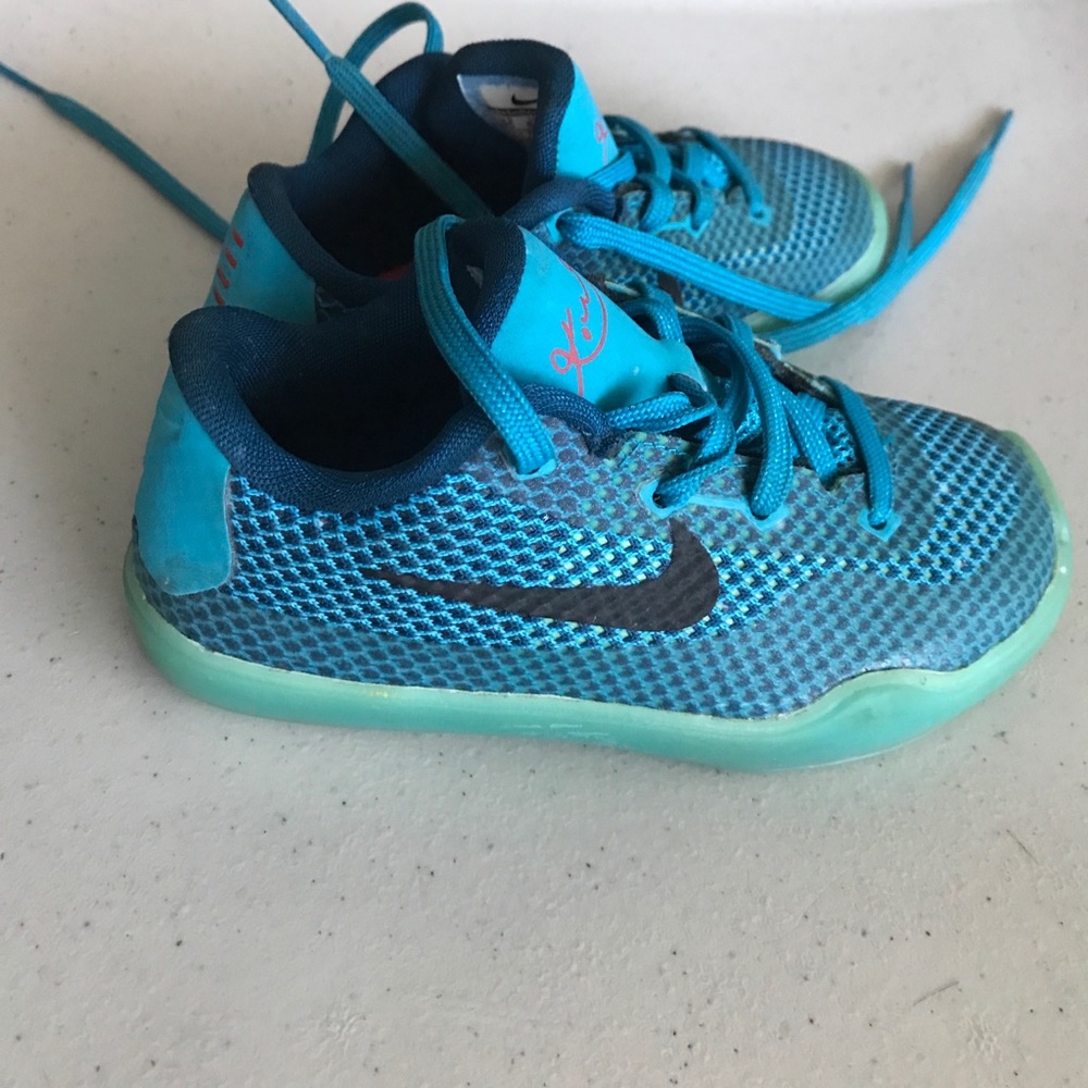 KD's nike sneaker - Picture 4 of 6