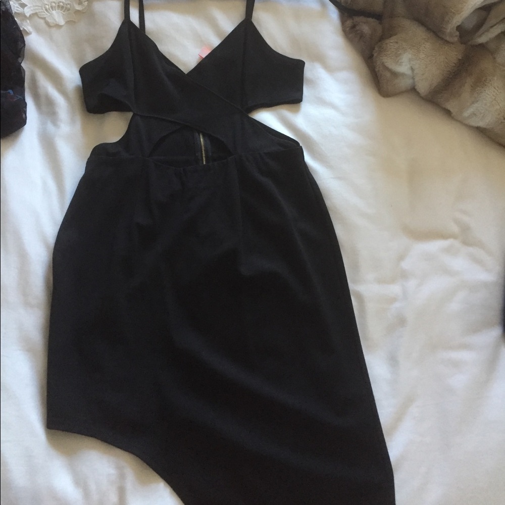 Black cut out dress - Picture 1 of 3