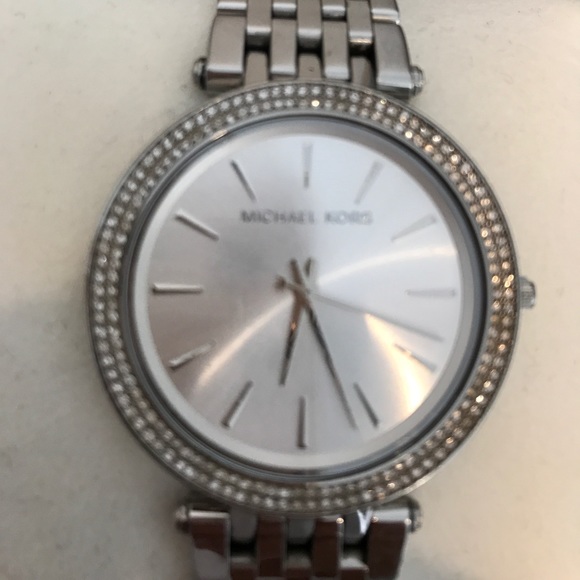 Michael Kors silver watch - Picture 2 of 4