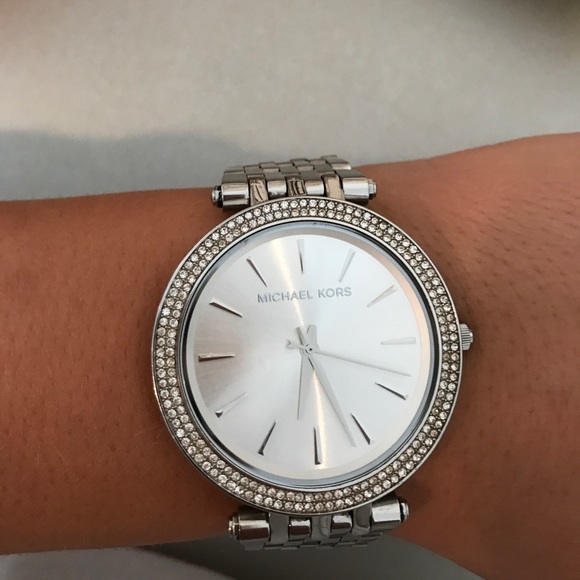 Michael Kors silver watch - Picture 3 of 4
