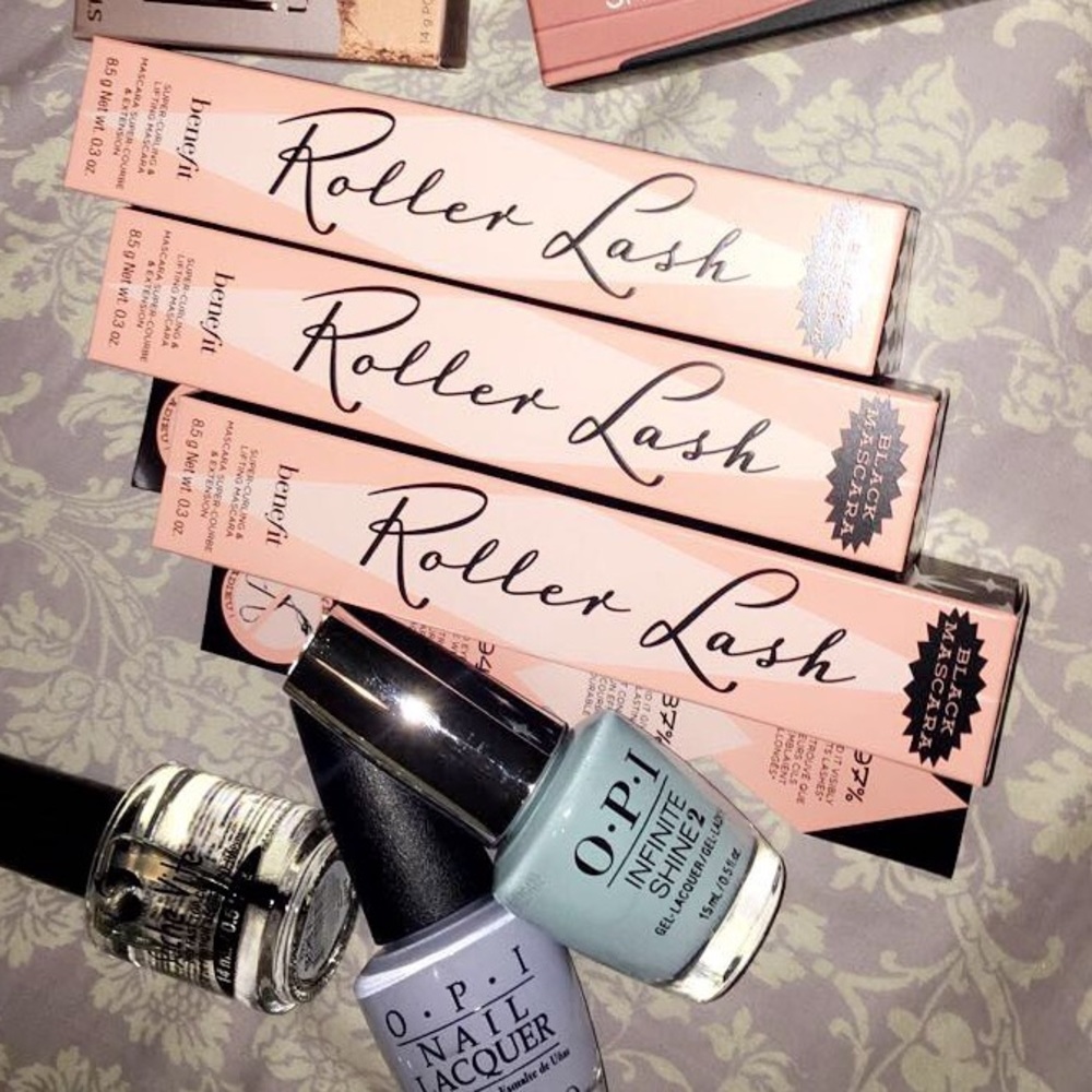 BENEFIT Roller Lash Mascara