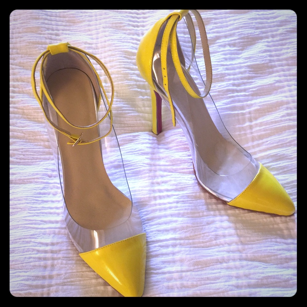 ❌❌SOLD❌❌Neon yellow, clear heels