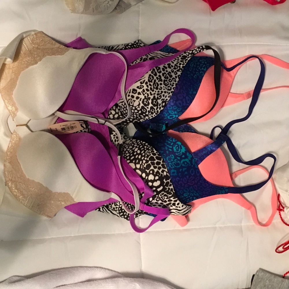 SOLDVictoria’s Secret incredible brasSOLD