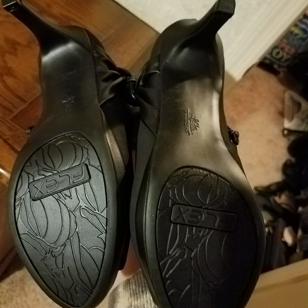 Peep toe black booties - Picture 4 of 4