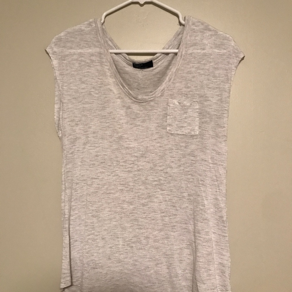 Heathered gray pocket shirt