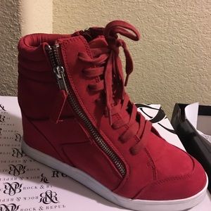Red Rock & Republic Size 8 (only worn once)