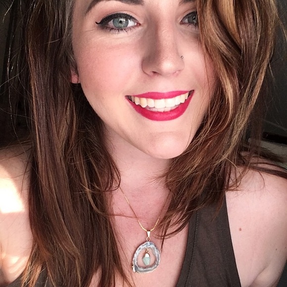 Meet your Posher, Teresa! - Picture 2 of 2