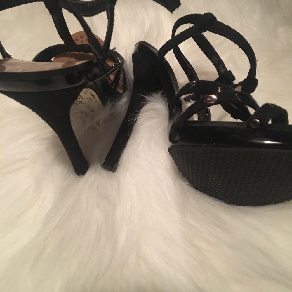 High Heels - Picture 3 of 4