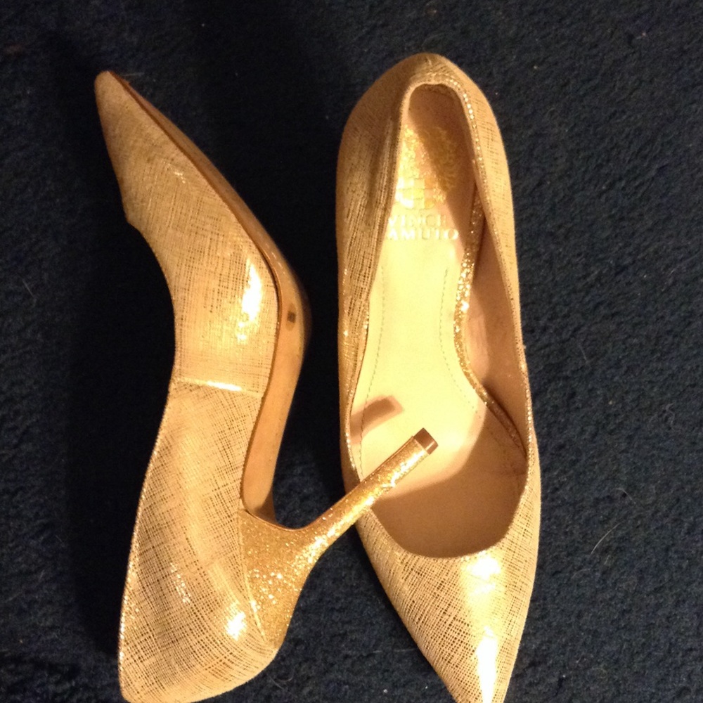 Vince Camuto  high heels - Picture 2 of 3