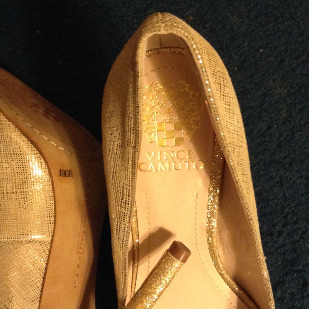 Vince Camuto  high heels - Picture 3 of 3
