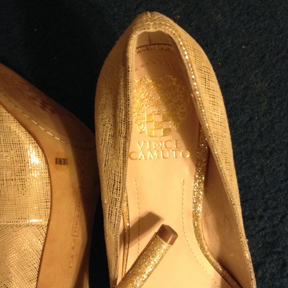 Vince Camuto high heels - Picture 3 of 3