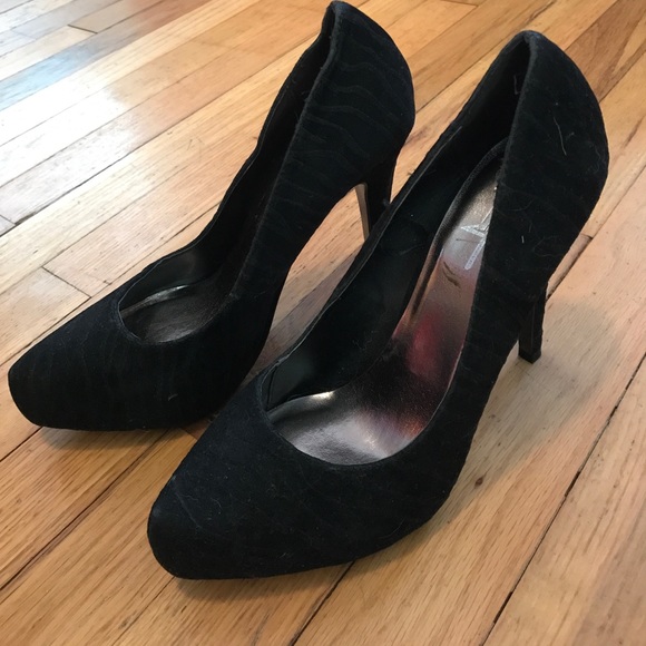 Heels - Picture 2 of 4