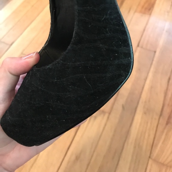 Heels - Picture 3 of 4