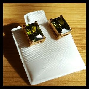 Rectangle Green Stud earrings with Gold tone metal