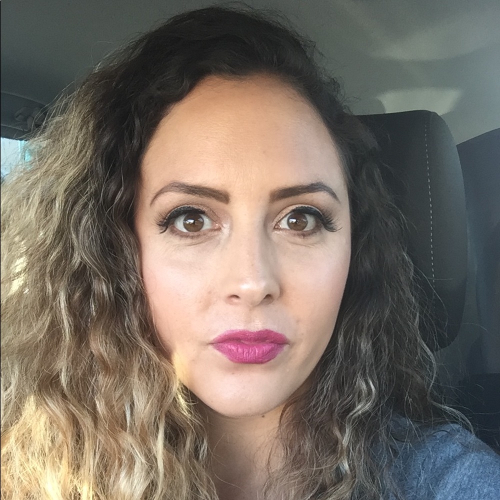 Meet your Posher, Adriana