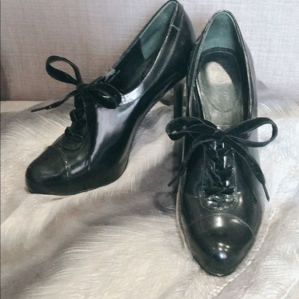 Maria Sharapova for Cole Haan air swan oxford pump