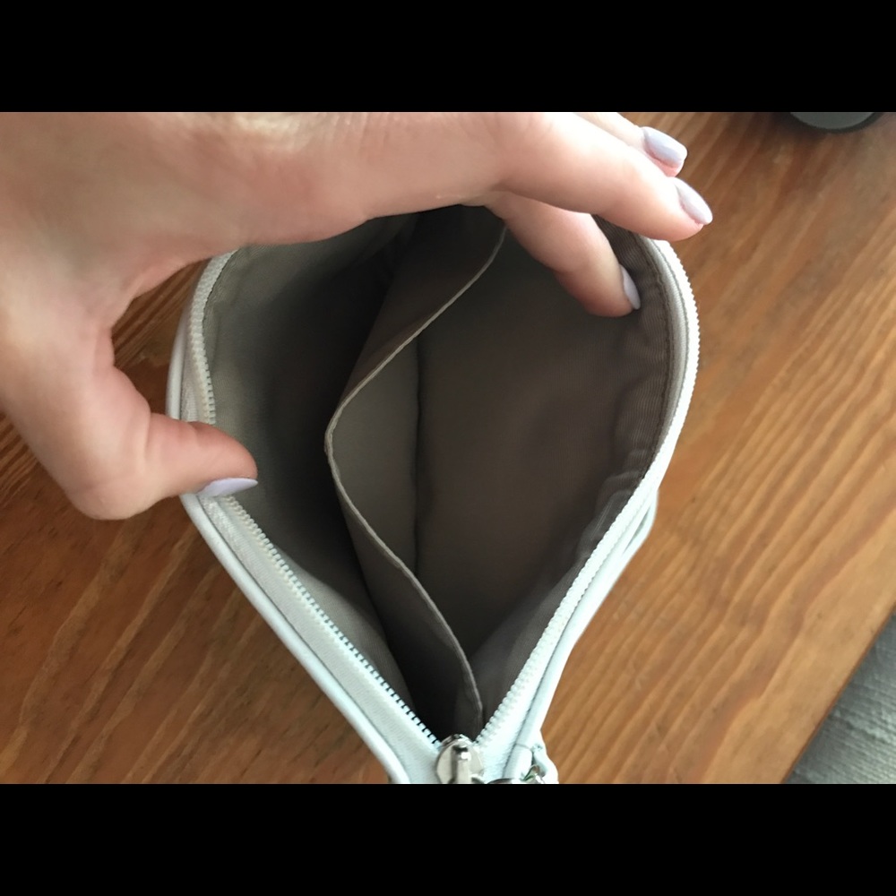 Coach wristlet - Picture 6 of 6