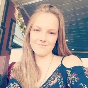Meet your Posher, Alyssa