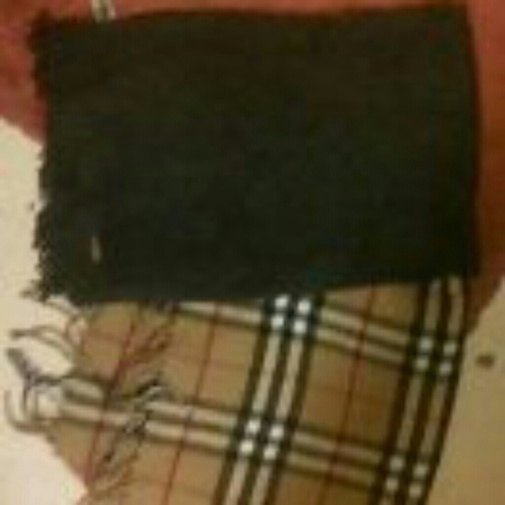 Calvin Klein dark grey scarf, burberry scarf