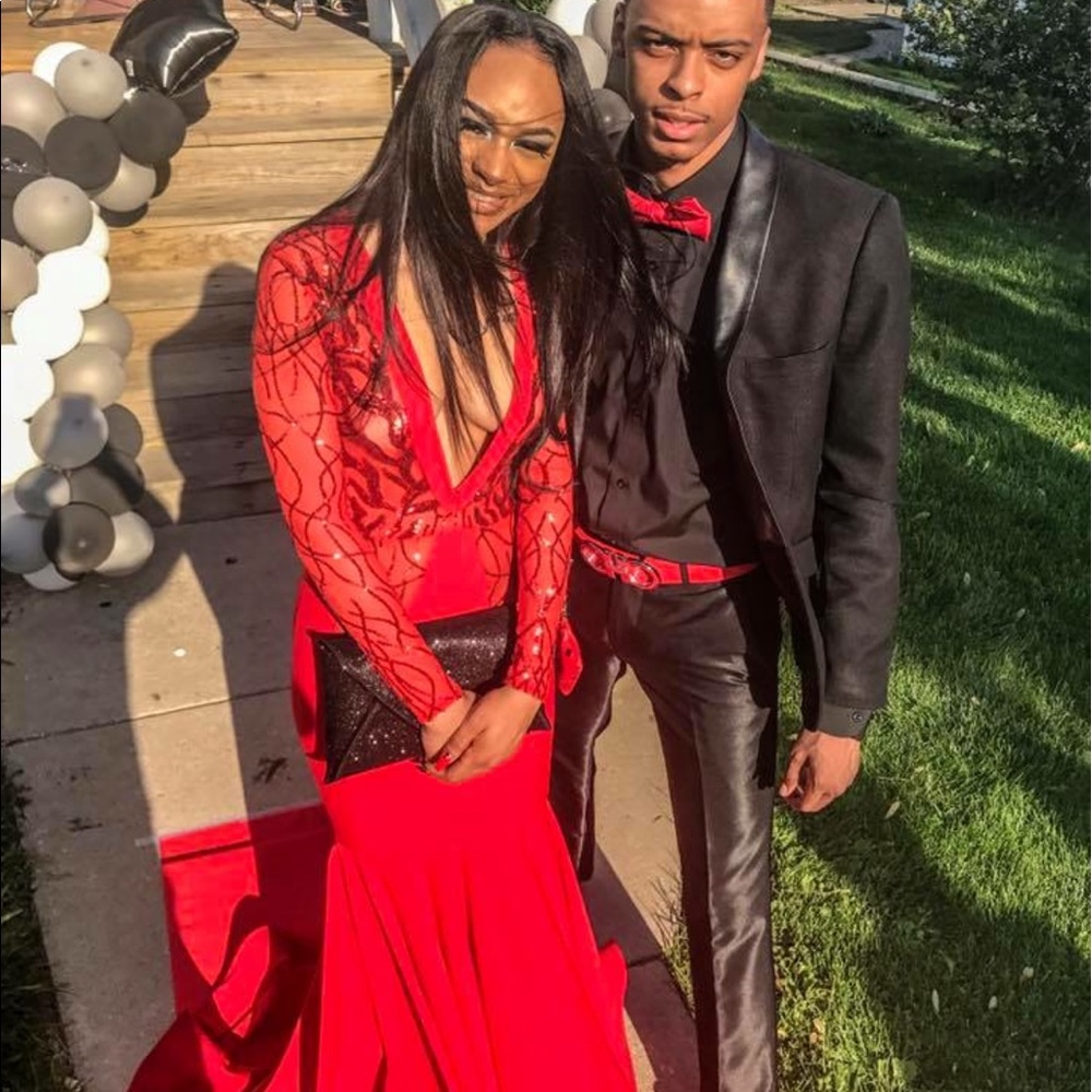 My 2017 PROM DRESS - Picture 4 of 8