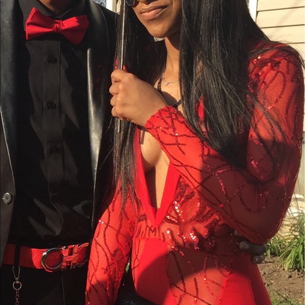 My 2017 PROM DRESS - Picture 3 of 8