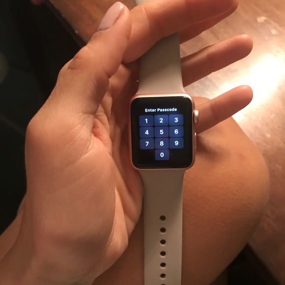 Apple Watch - Picture 4 of 8