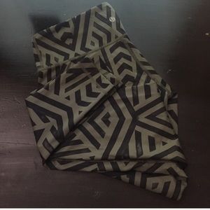 SZ 8 Lululemon Leggings - Army/Olive Green & Black