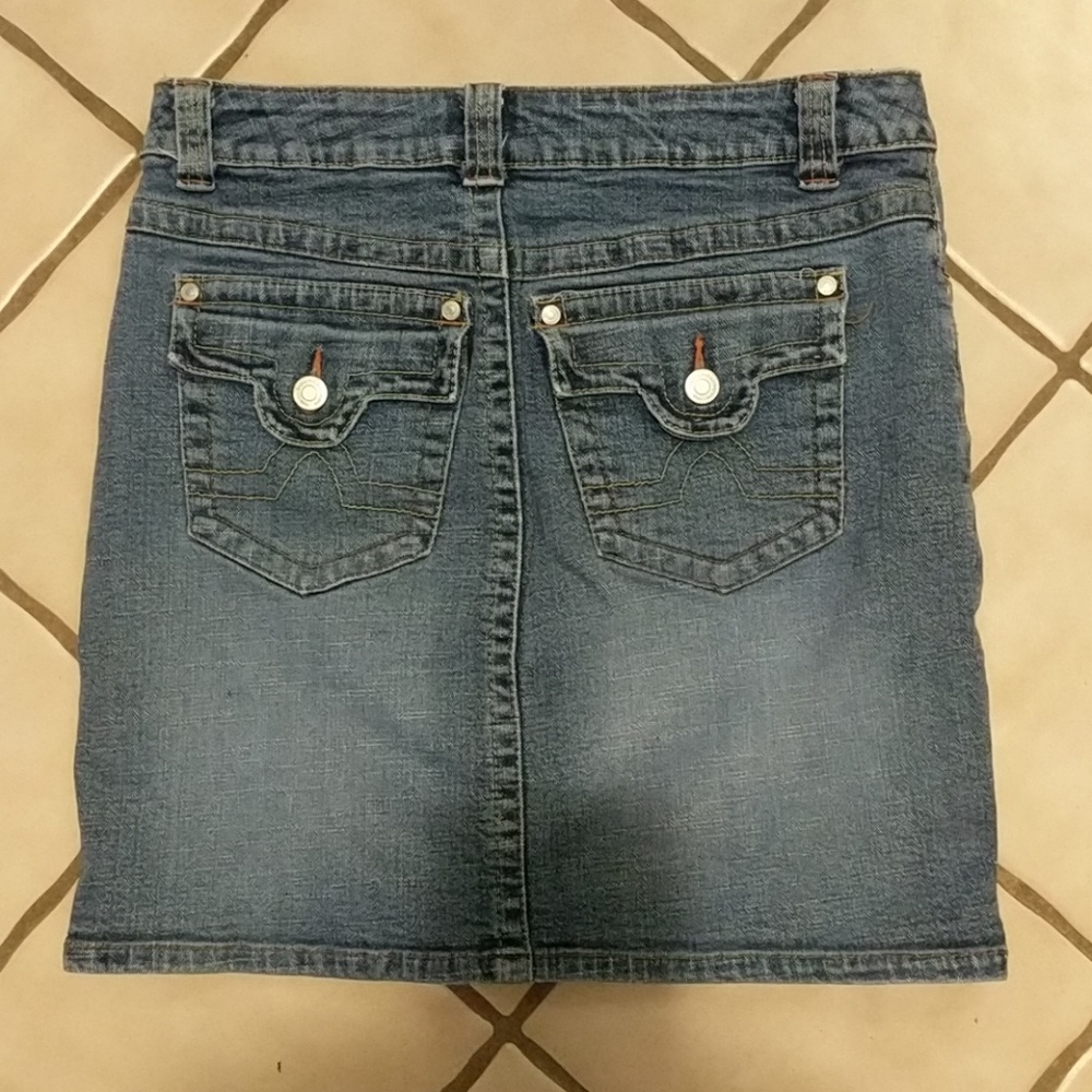 Denim Mini - Picture 2 of 3
