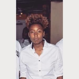 Meet your Posher, Dee