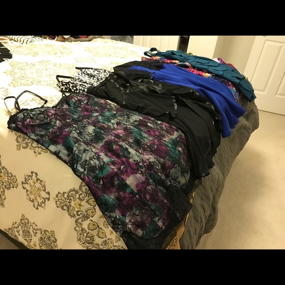 Dresses and pants - Picture 3 of 3