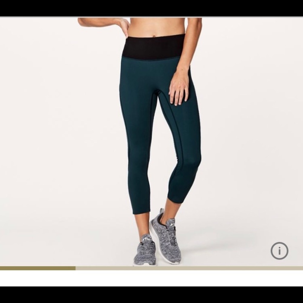 SOLD 🚫 Lululemon - Run The Day "23