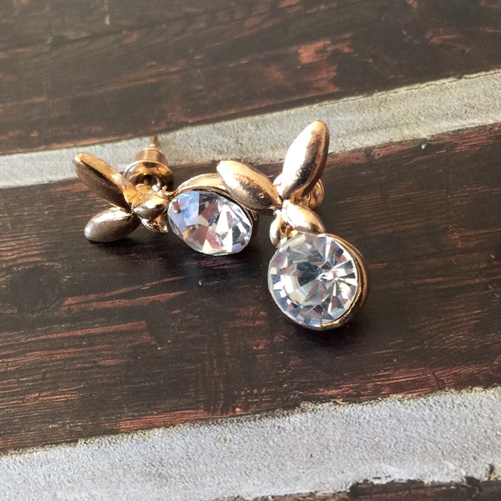 ❗️1 LEFT The LOFT Bow Earrings