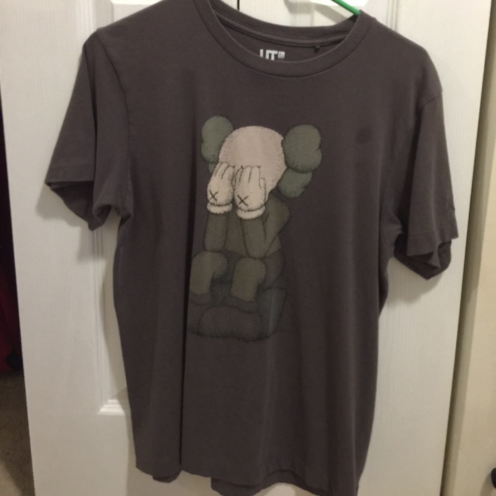Kaws uniqlo t shirt