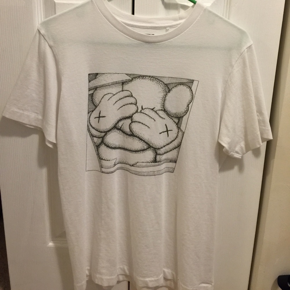 Uniqlo x kaws t shirt
