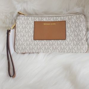 Michael Kors Wristlet Wallet NWT