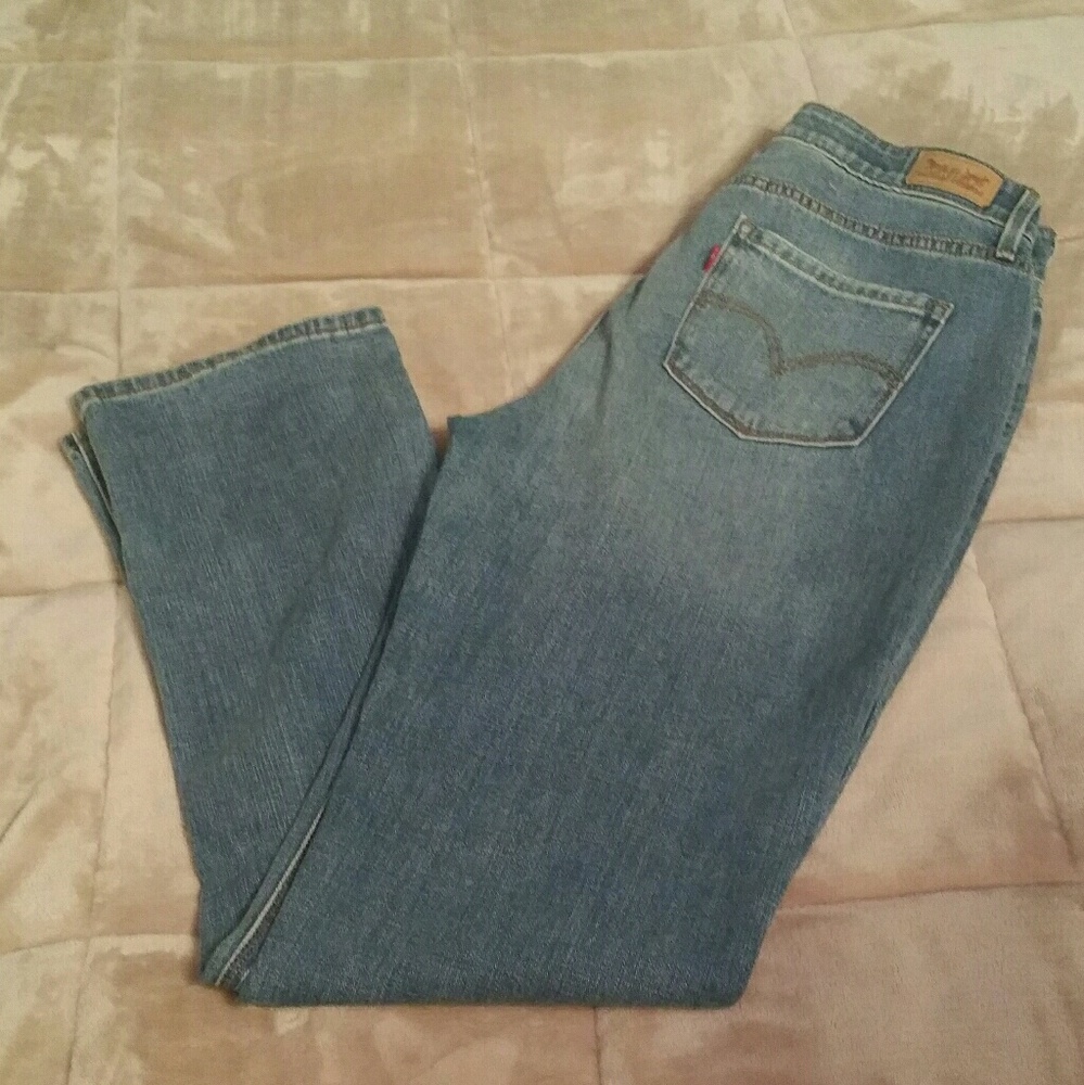 Levi's Medium Wash Jeans