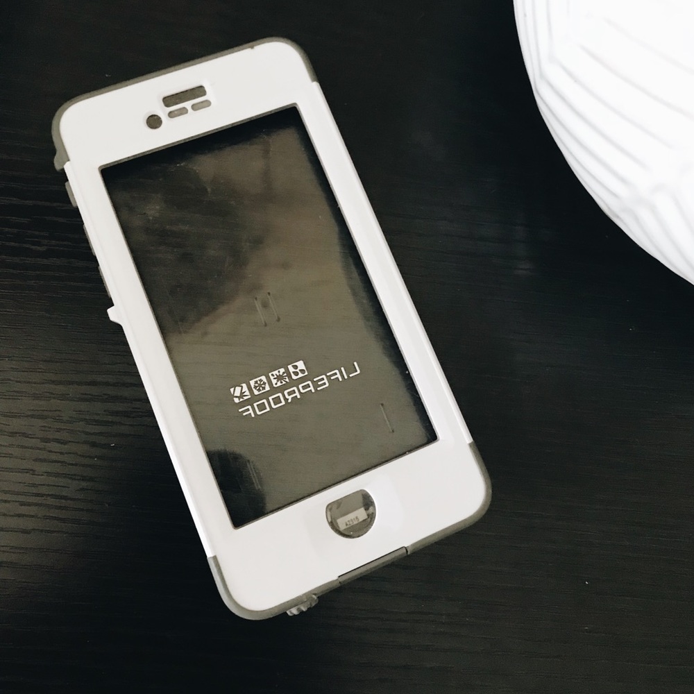 White Nuud LIFEPROOF case for IPhone 6
