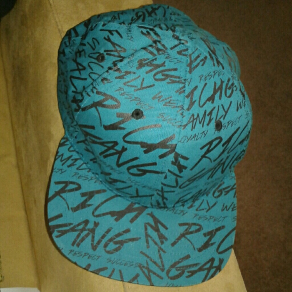 Men SnapBack Hats - Picture 2 of 2
